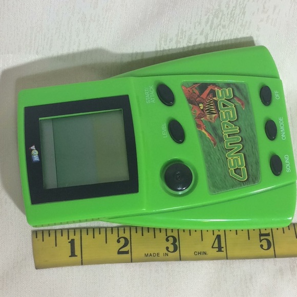 Vintage Radio Shack Centipede Handheld Video Game - Picture 6 of 8